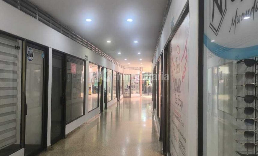 CENTRO-COMERCIAL-ALTAMONTE-LOCAL-000-8